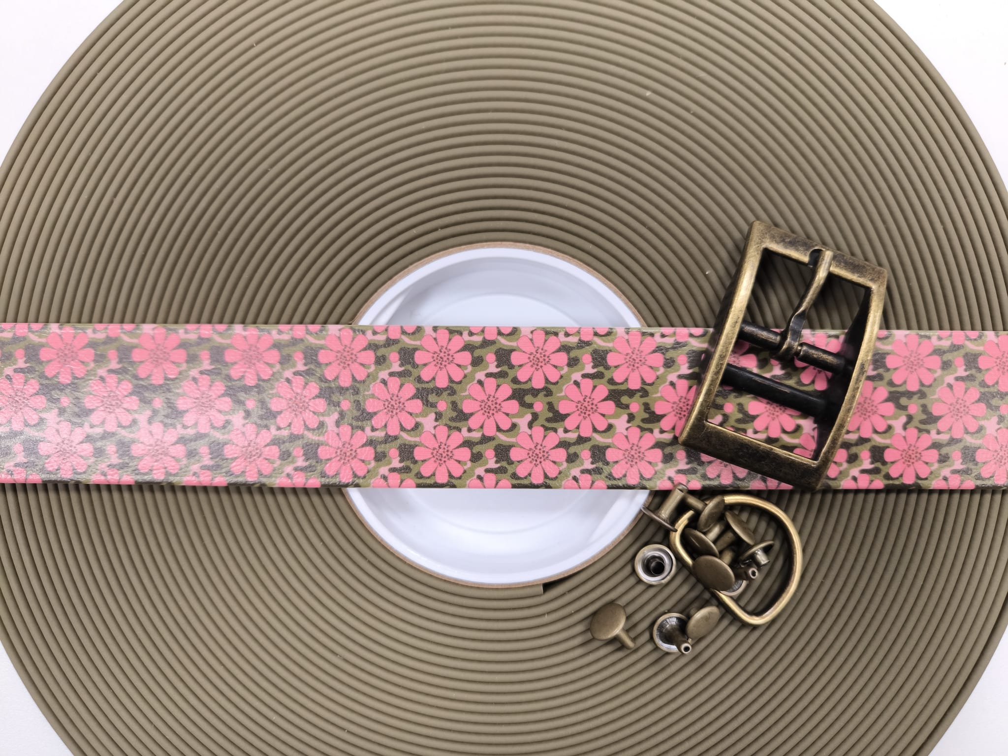 DIY Girlie Camo Colorthan® design s komponenty