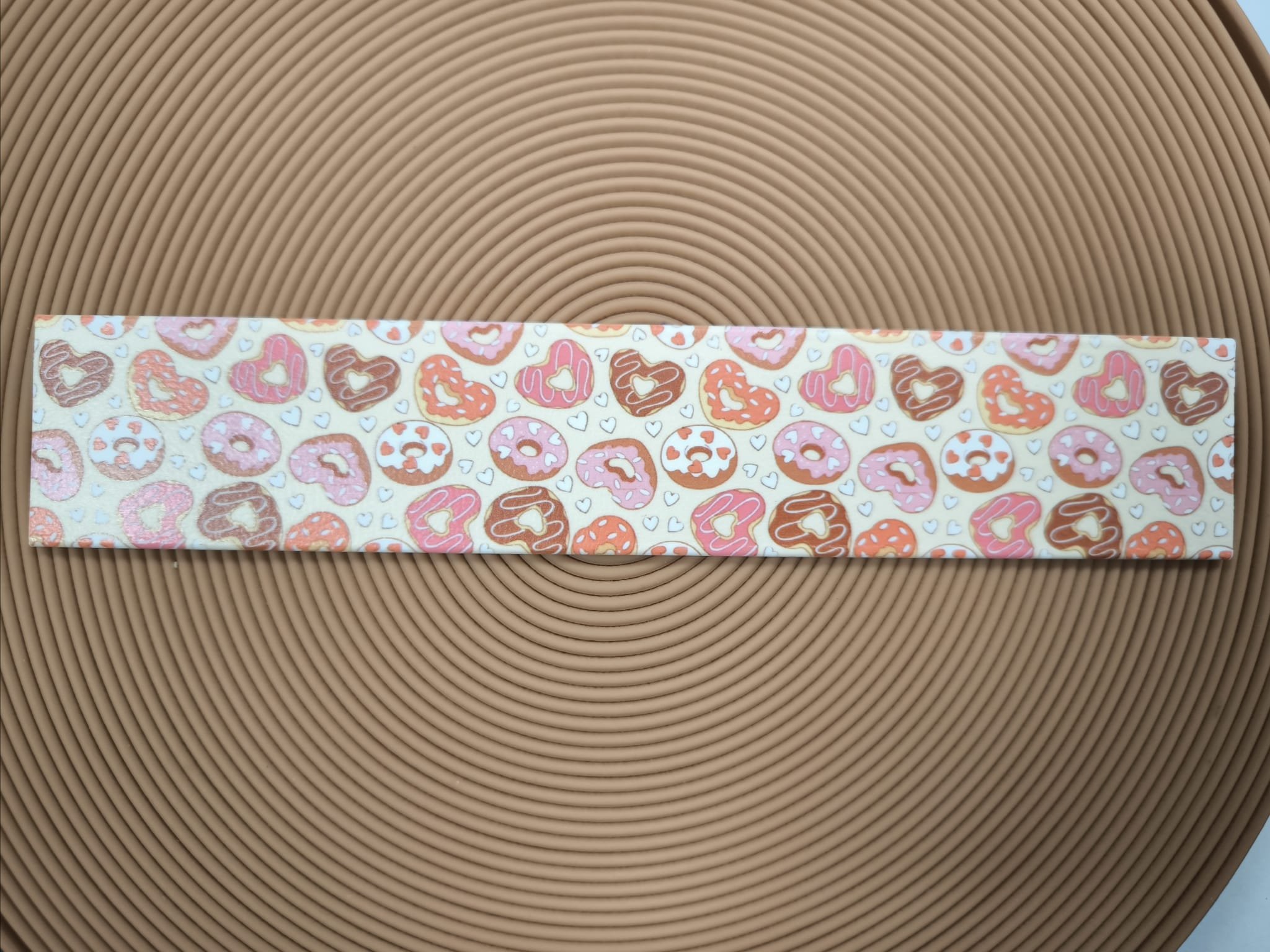 DIY Donut Love ColorThan® design s poniklovanými komponenty 