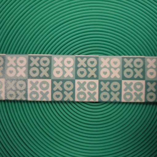 DIY Teal XO Love ColorThan® design s poniklovanými komponenty 