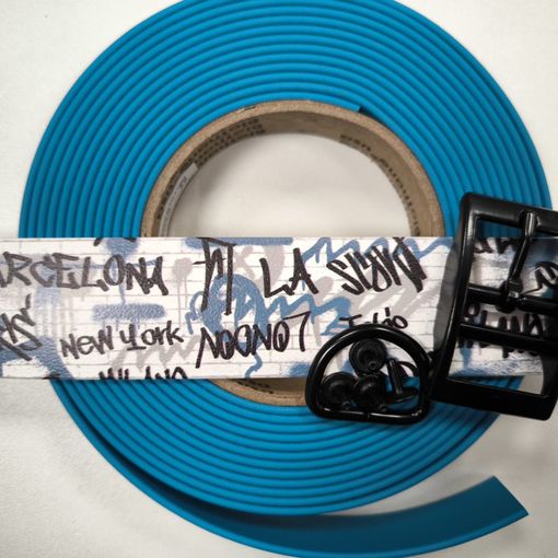 DIY Fashion Town blue ColorThan® design s černými komponenty